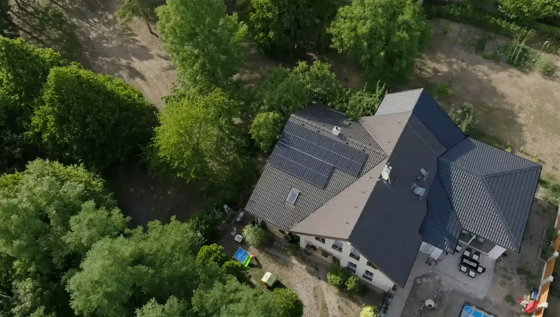 FOTOVOLTAICKÁ ELEKTRÁRNA